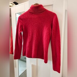 100% Cashmere sweater